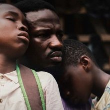My Father's Shadow: Sope Dirisu, Godwin Egbo, Chibuike Marvelous Egbo in una scena