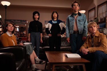 School Spirits Foto Cast Terza Stagione Serie Tv Paramount Plus