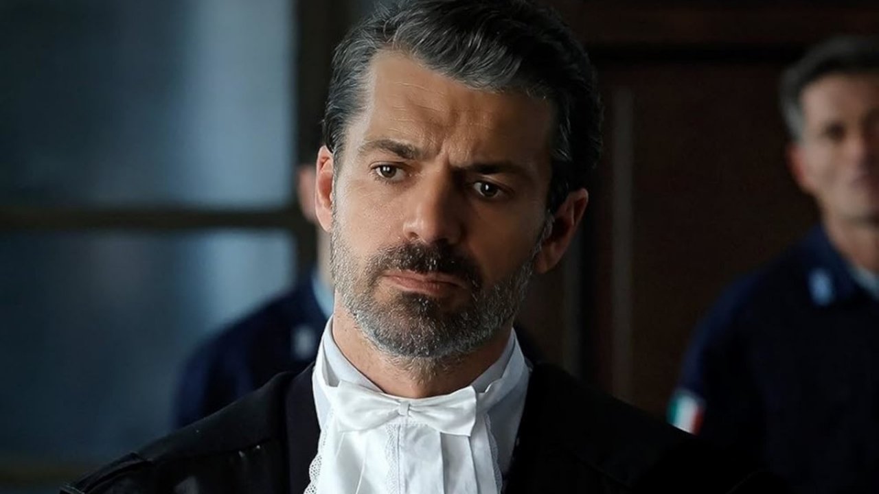 Luca Argentero rockstar del tribunale nel trailer di Avvocato Ligas, la serie presto su Sky