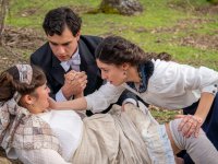 La Promessa anticipazioni 30 gennaio: Catalina partorisce nel bosco ma rischia la vita