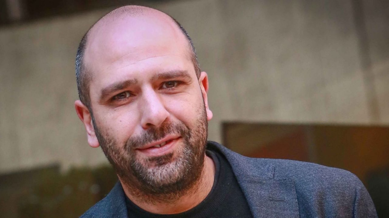 Striscia la Notizia: Checco Zalone e Gerry Scotti tra gli ospiti stasera in tv su Canale 5
