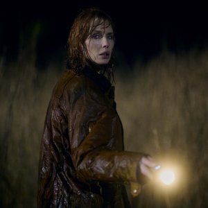 Under Salt Marsh. Kelly Reilly in una scena