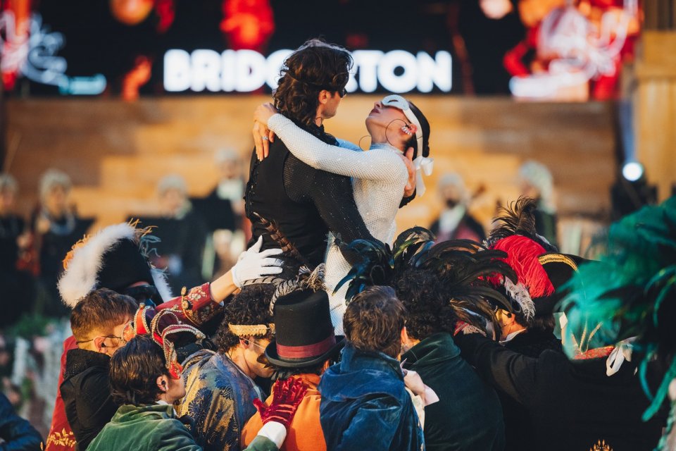 Bridgertons4 Venice Carnival Event Additionalcarousel Fds 0928