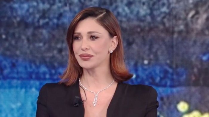 Belen smentisce Corona da Fabio Fazio: il suo elogio per Maria De Filippi