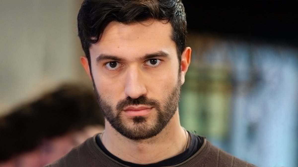 un posto al sole anticipazioni 3 febbraio eduardo pronto al colpo damiano vuole vivere con rosa da Movieplayer.it un posto al sole anticipazioni 3 febbraio eduardo pronto al colpo damiano vuole vivere con rosa