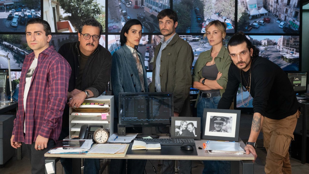 L’invisibile- La cattura di Matteo Messina Denaro. Una foto del cast