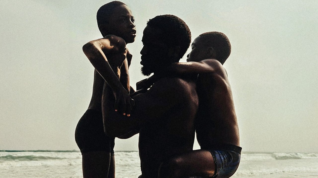 My Father's Shadow: Sope Dirisu, Godwin Chiemerie Egbo e Chibuike Marvellous Egbo in una scena