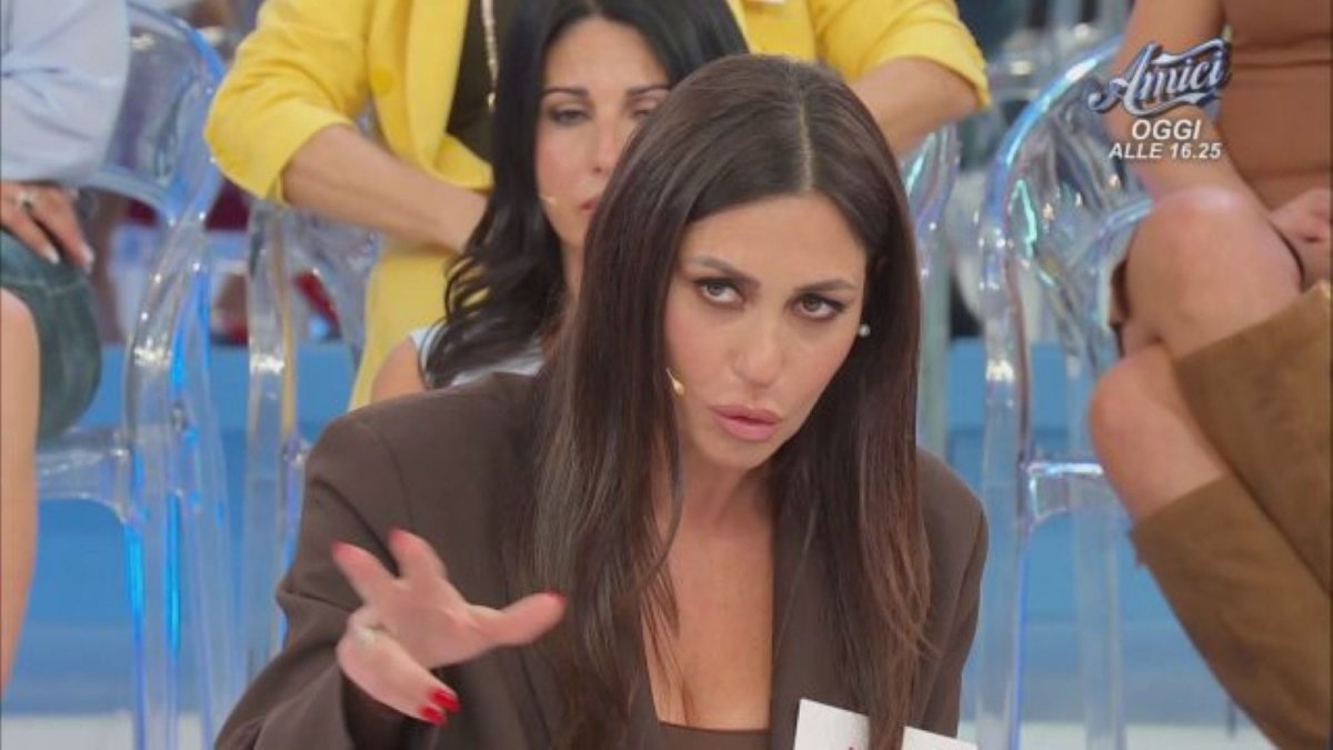 uomini e donne edoardo rincorre paola mentre marta chiude con antonio