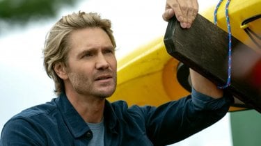 Sullivans Crossing Chad Michael Murray Scena Seconda Stagione Serie Tv Netflix