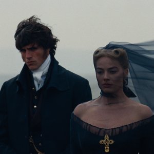 Cime tempestose: Jacob Elordi e Margot Robbie in una scena