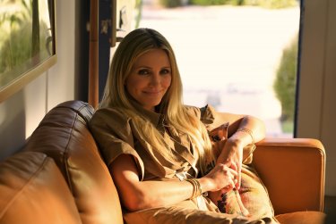 064 Outcome Feature S15245F F