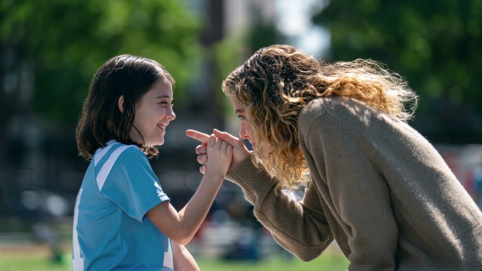 Maximum Pleasure Guaranteed: gli autori su thriller, ironia e il futuro nella stagione 2