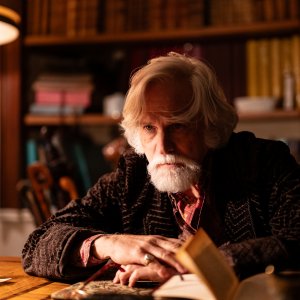 Giulio Scarpati è il sensitivo Gregorio Fois