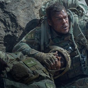 War Machine: Alan Ritchson insieme ai commilitoni