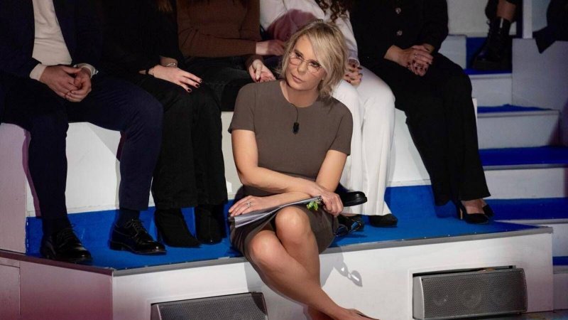 C'è posta per te torna stasera su Canale 5: ospiti e anticipazioni della quinta puntata