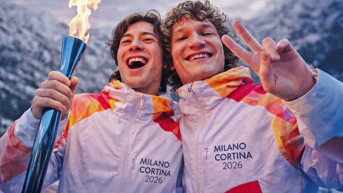 Heated Rivalry: ecco chi sono i tedofori delle Olimpiadi, protagonisti della serie
