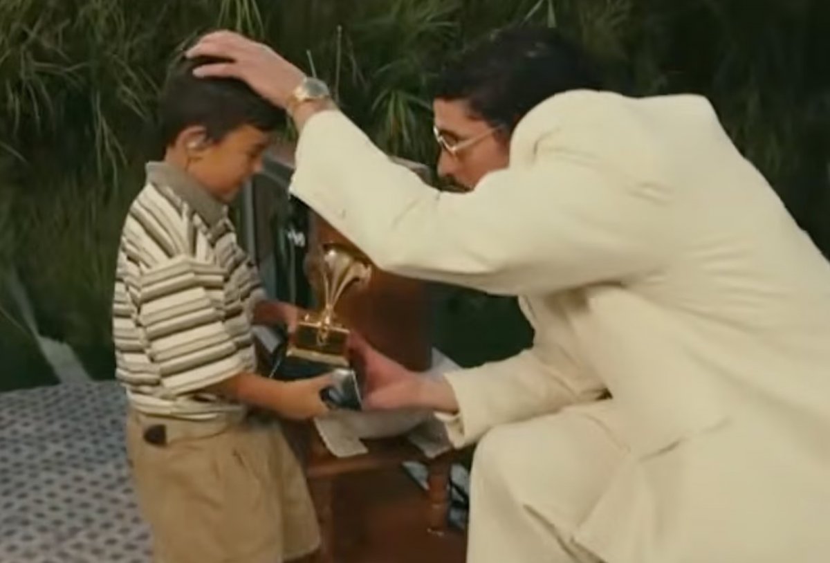 bad bunny al super bowl 2026 il bambino a cui ha dato il grammy non 232 quello fermato dall ice da Movieplayer.it bad bunny al super bowl 2026 il bambino a cui ha dato il grammy non 232 quello fermato dall ice