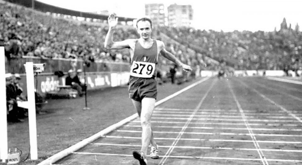 7303466 22103607 Abdon Pamich