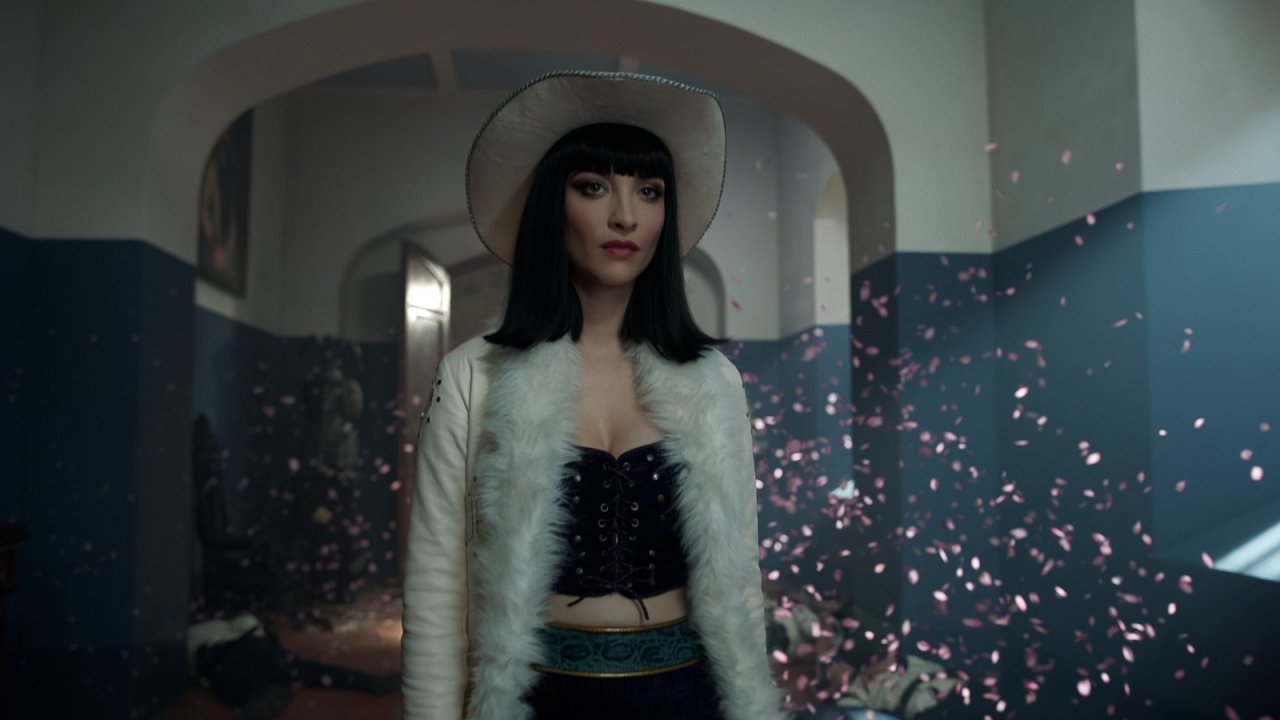 Lera Abova interpreta Nico Robin, numero 2 della Baroque Works, poi nella ciurma dei Mugiwara