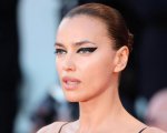 Irina Shayk: chi è la modella russa, ex di Bradley Cooper, che sostituirà Andrea Pucci a Sanremo 2026