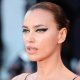 Irina Shayk: chi è la modella russa, ex di Bradley Cooper, che sostituirà Andrea Pucci a Sanremo 2026