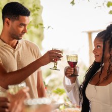 Tra amore e inganni: Halle Bailey, Regé-Jean Page durante una scena