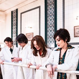 Pilar Fogliati e Bianca Panconi in una scena di Cuori 3