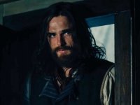 Cime tempestose, Jacob Elordi spiega la disturbante scena del collare canino