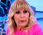 Uomini e Donne: Gemma interrompe l’esterna con Ciro, Tina e Gianni non le danno tregua