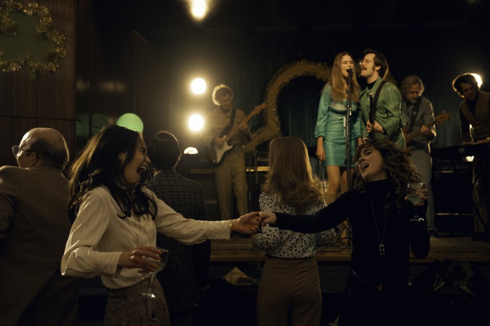 Ponies Emilia Clarke Haley Hu Richardson Scena Locale Serie Tv Timvision