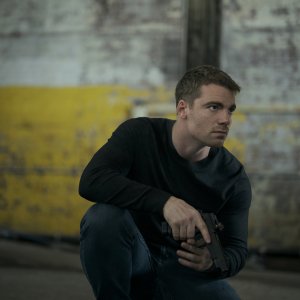 Gabriel Basso è il cuore e l'anima della serie Netflix