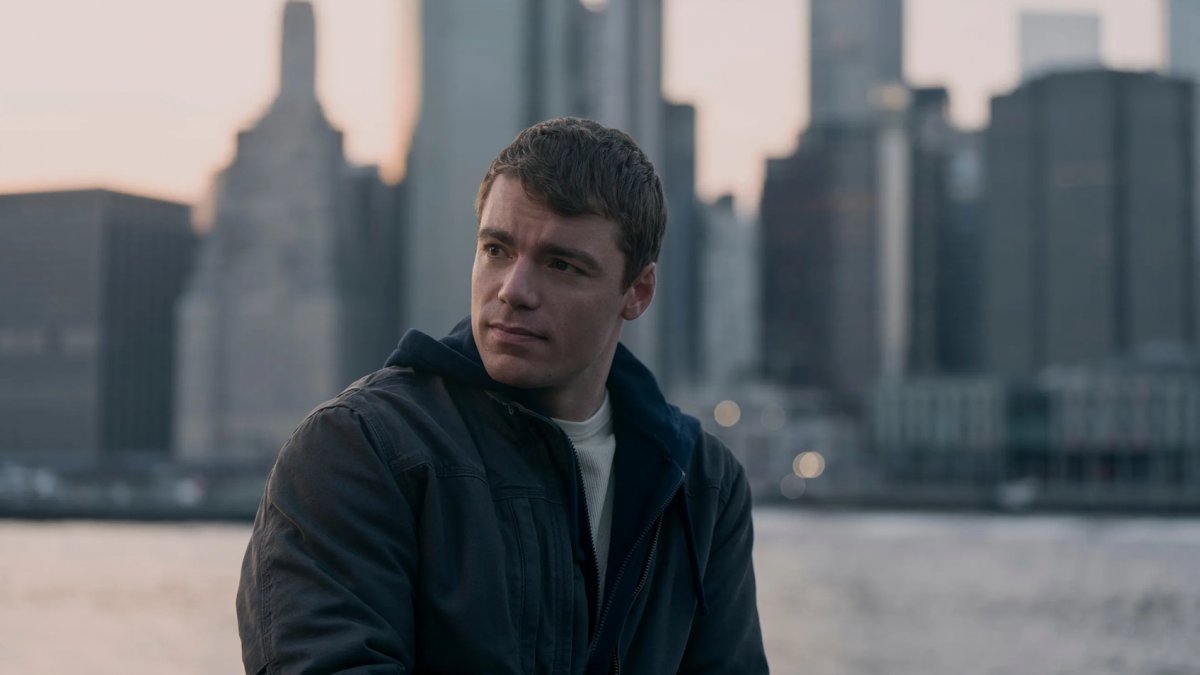 the night agent 3 recensione  una stagione gradevole ma troppo lunga e quanto manca rose