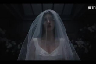 Something Very Bad Is Going To Happen - Teaser Trailer italiano della serie Netflix dei fratelli Duffer con Camila Morrone