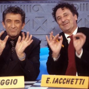 Ezio Greggio ed Enzo Iacchetti nel 1995, all'epoca della prima edizione di Striscia condotta insieme