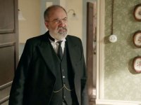 La Promessa anticipazioni 23 febbraio: il denaro di Don Romulo salva Manuel