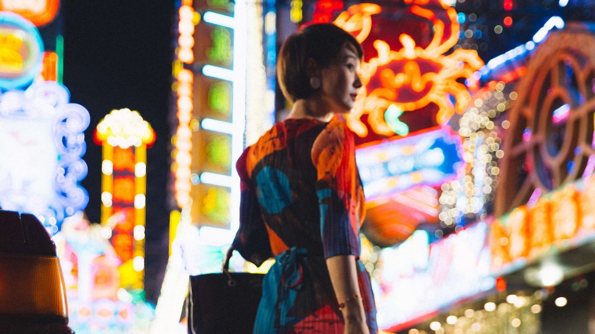 blossoms shangai e la visione di wong kar wai al servizio della serialit224 da Movieplayer.it blossoms shangai e la visione di wong kar wai al servizio della serialit224