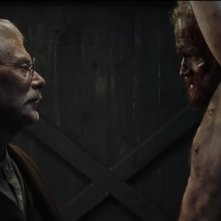 Sisu - Il Vendicatore: Jorma Tommila e Stephen Lang in una scena drammatica