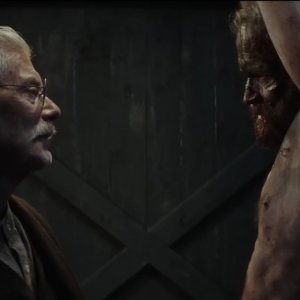 Sisu - Il Vendicatore: Jorma Tommila e Stephen Lang in una scena drammatica