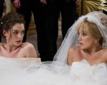 Bride Wars: il film con Anne Hathaway e Kate Hudson ispira una nuova serie tv