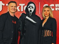 Scream 7, intervista a Kevin Williamson: 'Ho ancora paura degli assassini nascosti nell'armadio'