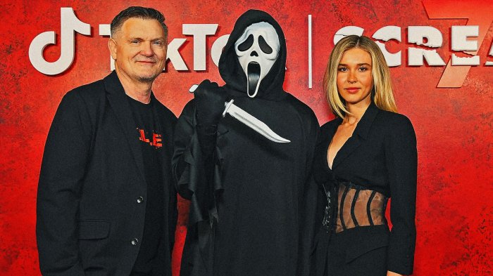 Scream 7, intervista a Kevin Williamson: “Ho ancora paura degli assassini nascosti nell'armadio”
