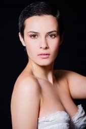 Locandina di Carlotta Pinto