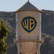 Warner Bros: l'accordo con Netflix si allontana, l'offerta di Paramount è 'superiore'