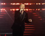 Sanremo 2026: cosa faceva Raf prima di salire sul palco? Il 'gesto scaramantico' diventa virale