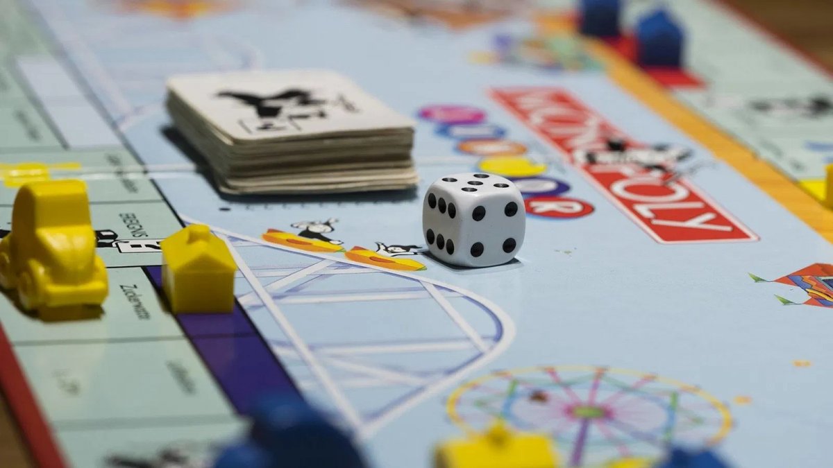monopoly diventa una serie netflix i primi dettagli sull adattamento di uno dei giochi da tavolo pi249 iconici da Movieplayer.it monopoly diventa una serie netflix i primi dettagli sull adattamento di uno dei giochi da tavolo pi249 iconici