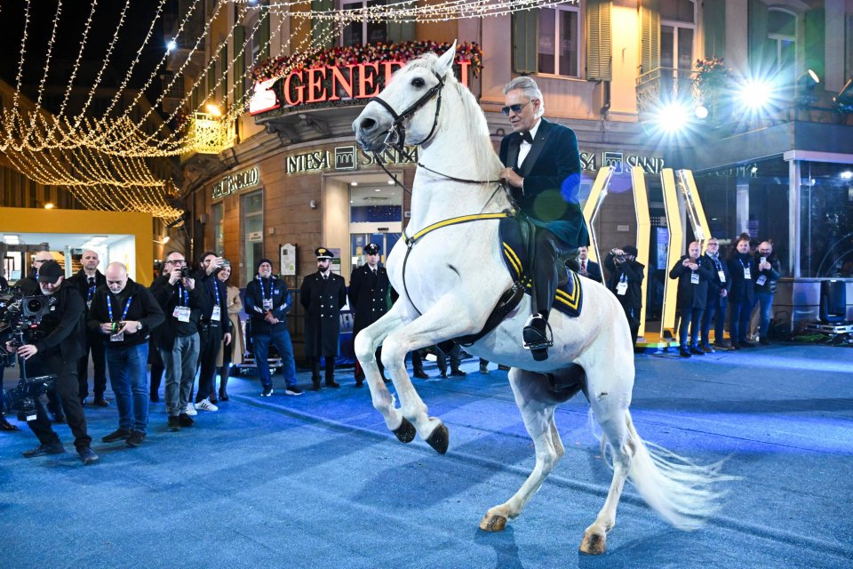Andrea Bocelli E Il Suo Cavallo Al Festival Di Sanremo 2026