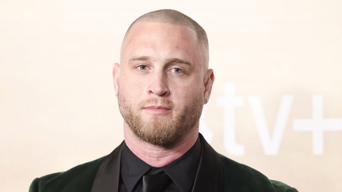 Il figlio di Tom Hanks bloccato in Colombia senza passaporto americano: 'Liberatemi'