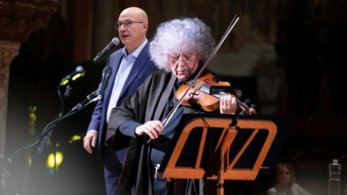 stasera su la7 san francesco il primo italiano lo show di cazzullo e branduardi da Movieplayer.it stasera su la7 san francesco il primo italiano lo show di cazzullo e branduardi