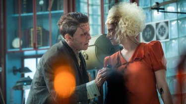 La Sposa Jessie Buckley Christian Bale