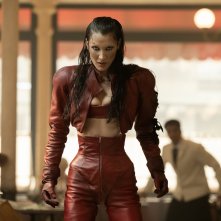 La spettacolare sequenza d'apertura girata tra gli USA, Parigi e Cinecittà